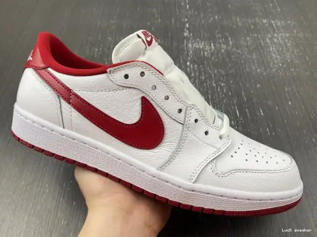Reps LUCY Red Varsity Low 705329-101 Retro White Jordan 1 0408